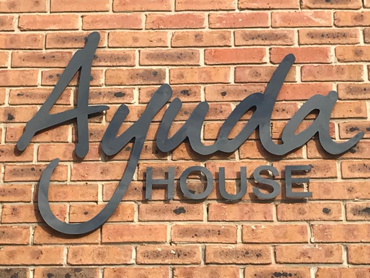 Ayuda House Hotel Altrincham Exterior foto